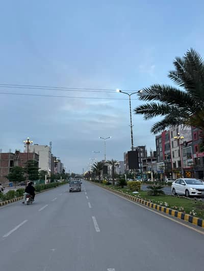 10 MARLA HOT LOCATION PLOT IN TULIP EXT