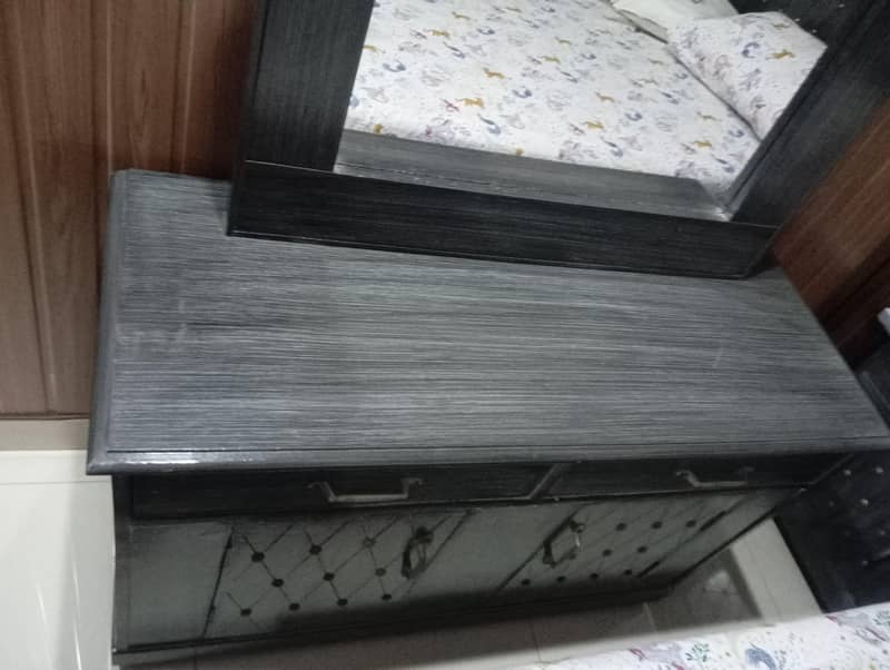 King size Bed 3