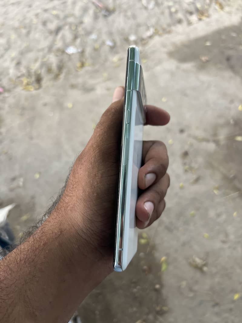 Google Pixel 7 Pro 6