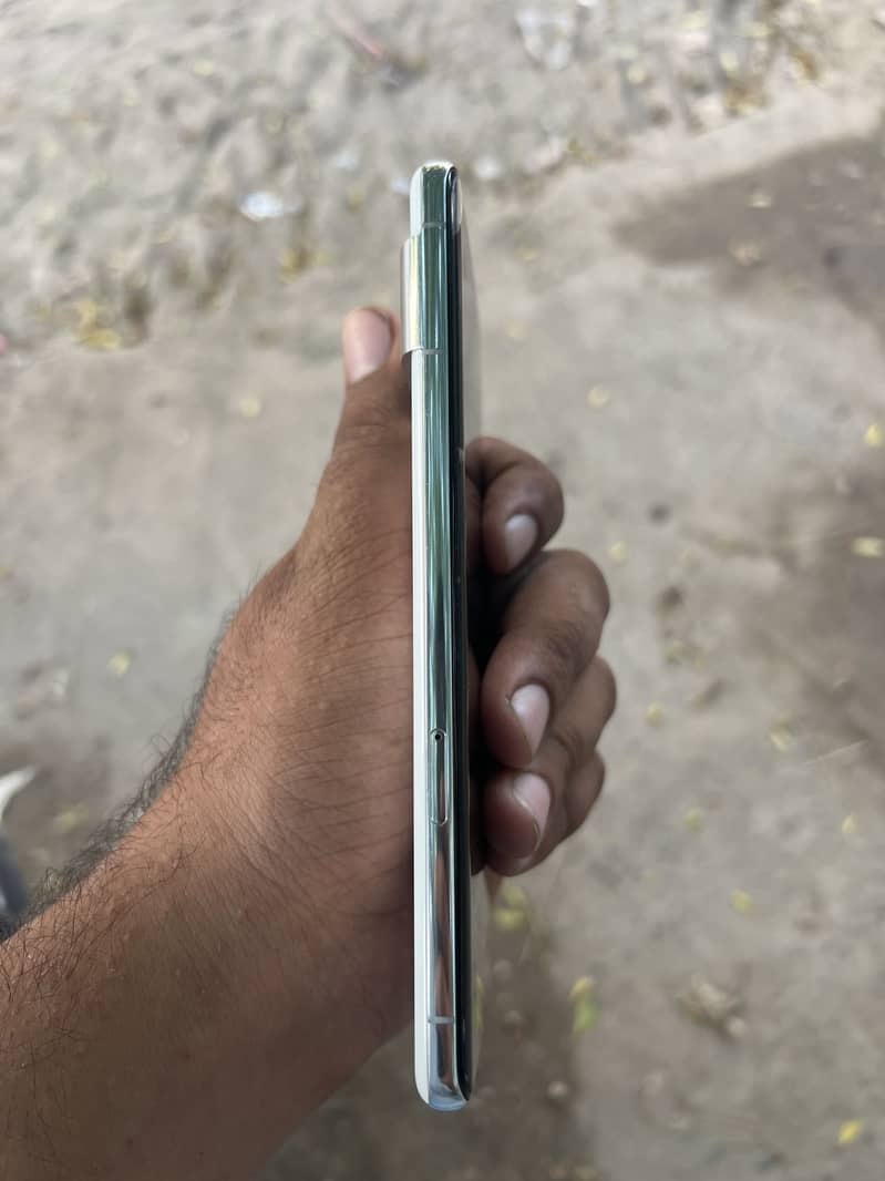 Google Pixel 7 Pro 9