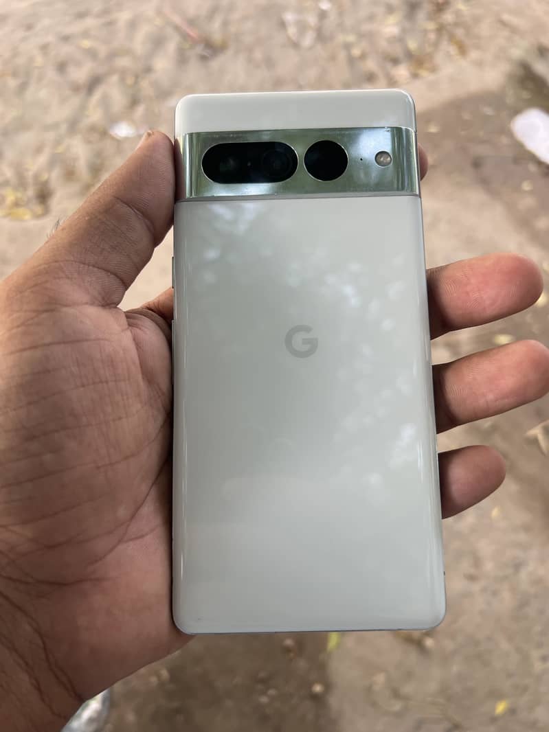 Google Pixel 7 Pro 10