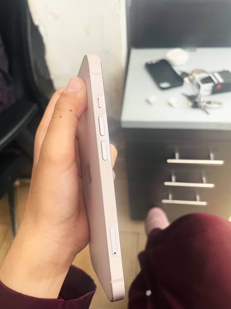 Apple iPhone 13 1