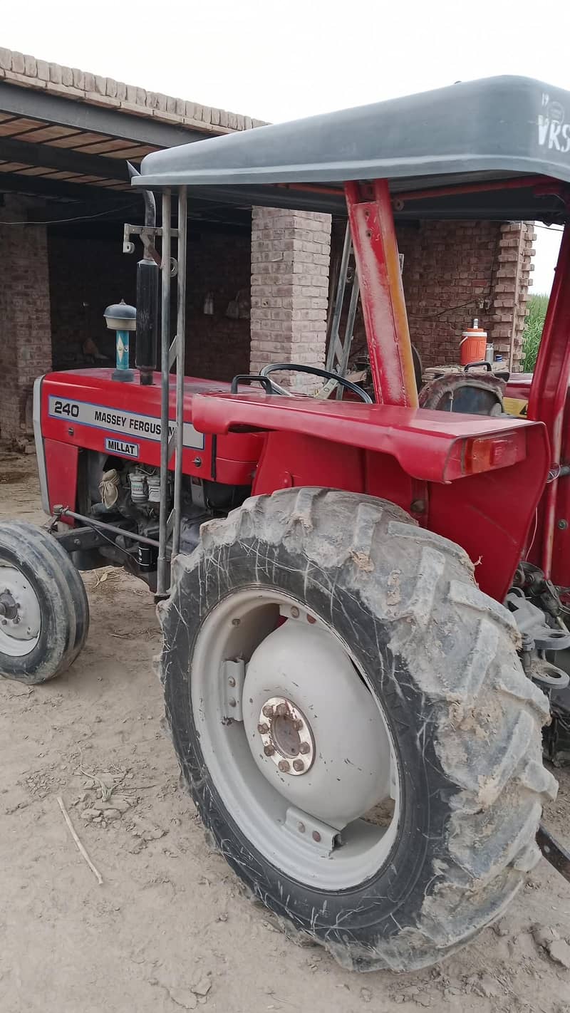 MF 240 2