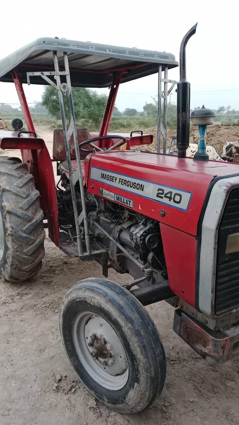 MF 240 4
