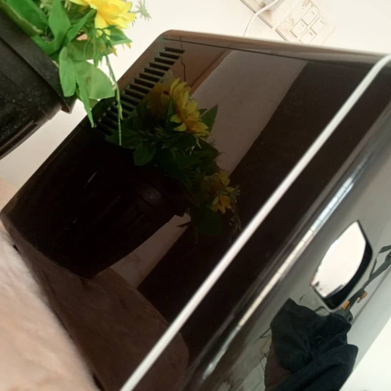 Mini Fridge 5