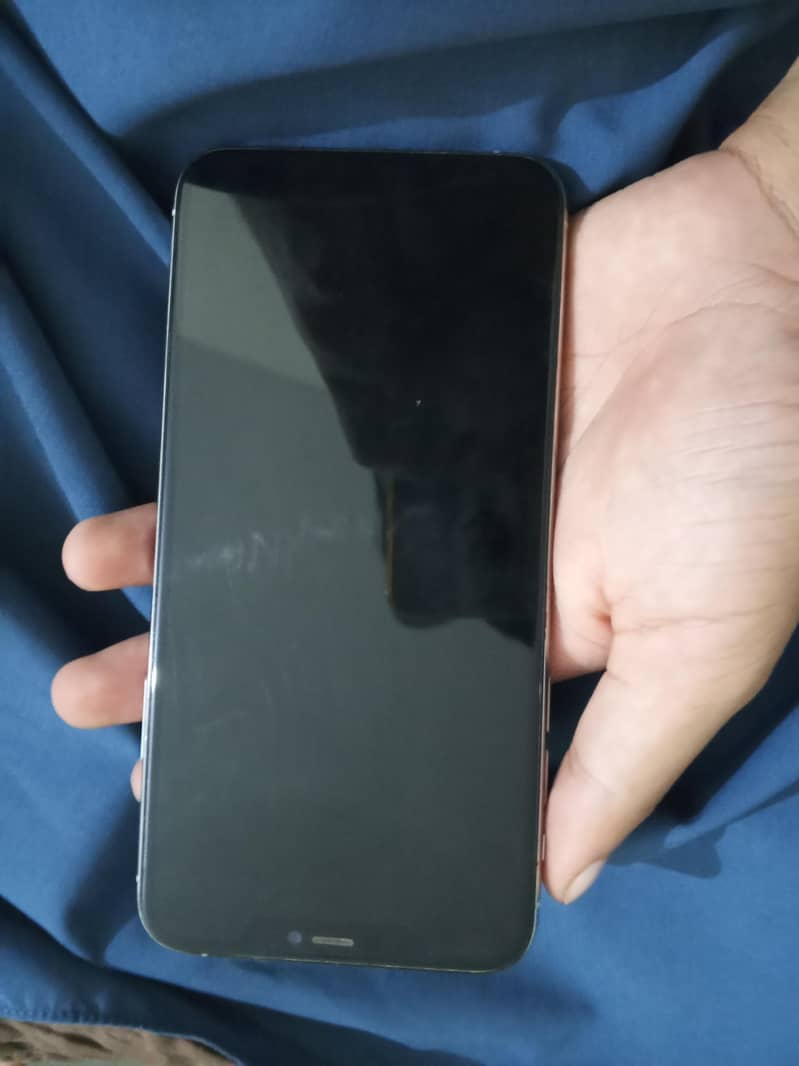 iPhone 11 Pro Max 1
