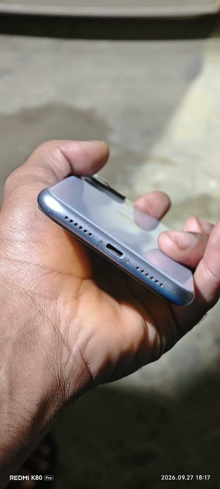 Apple iPhone 11 0