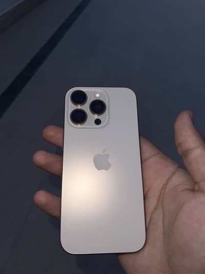 Apple iPhone 16 Pro jv