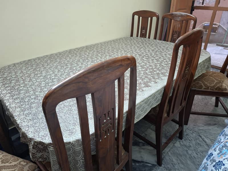 6 seater dining table 0