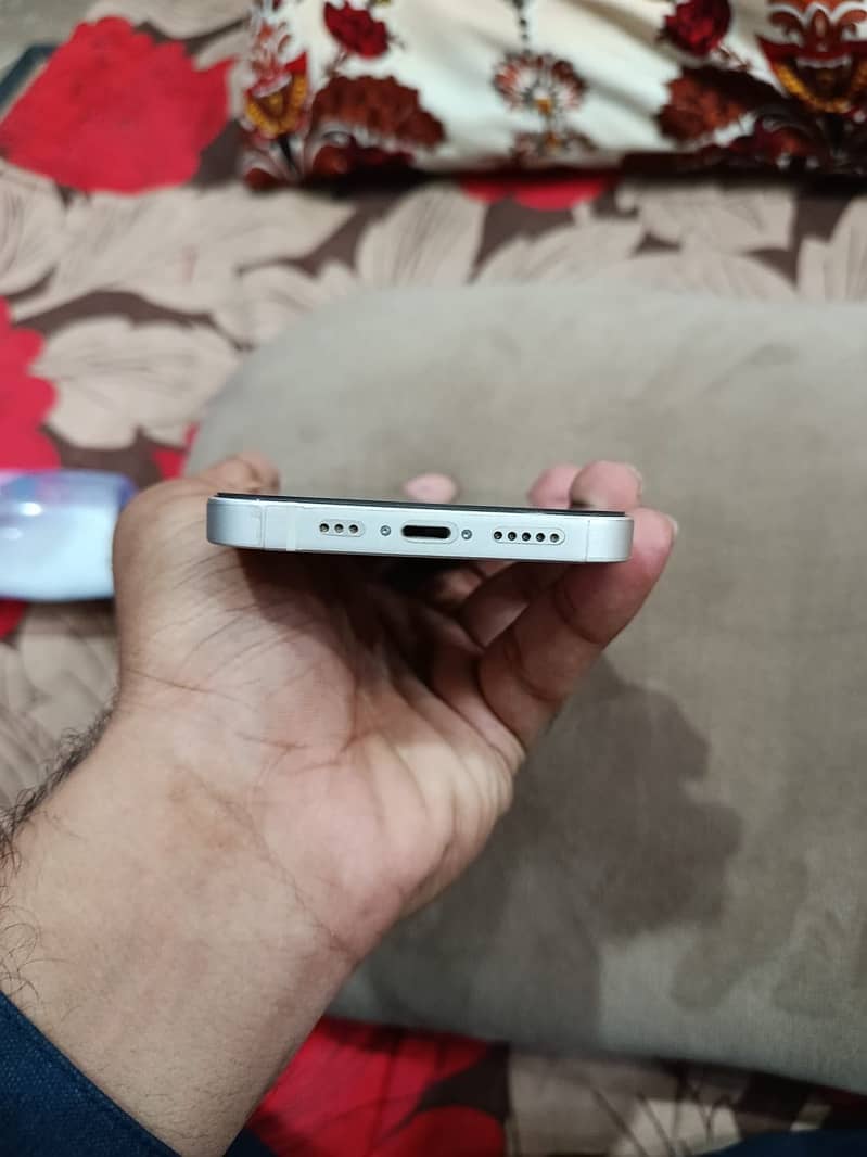 Apple iPhone 13 3