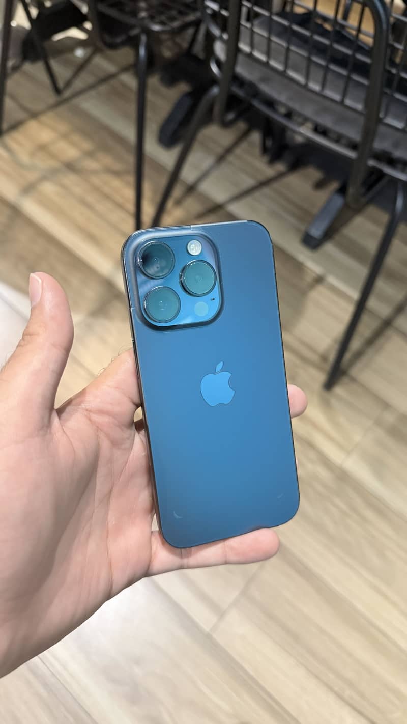 Apple iPhone 15 Pro 0