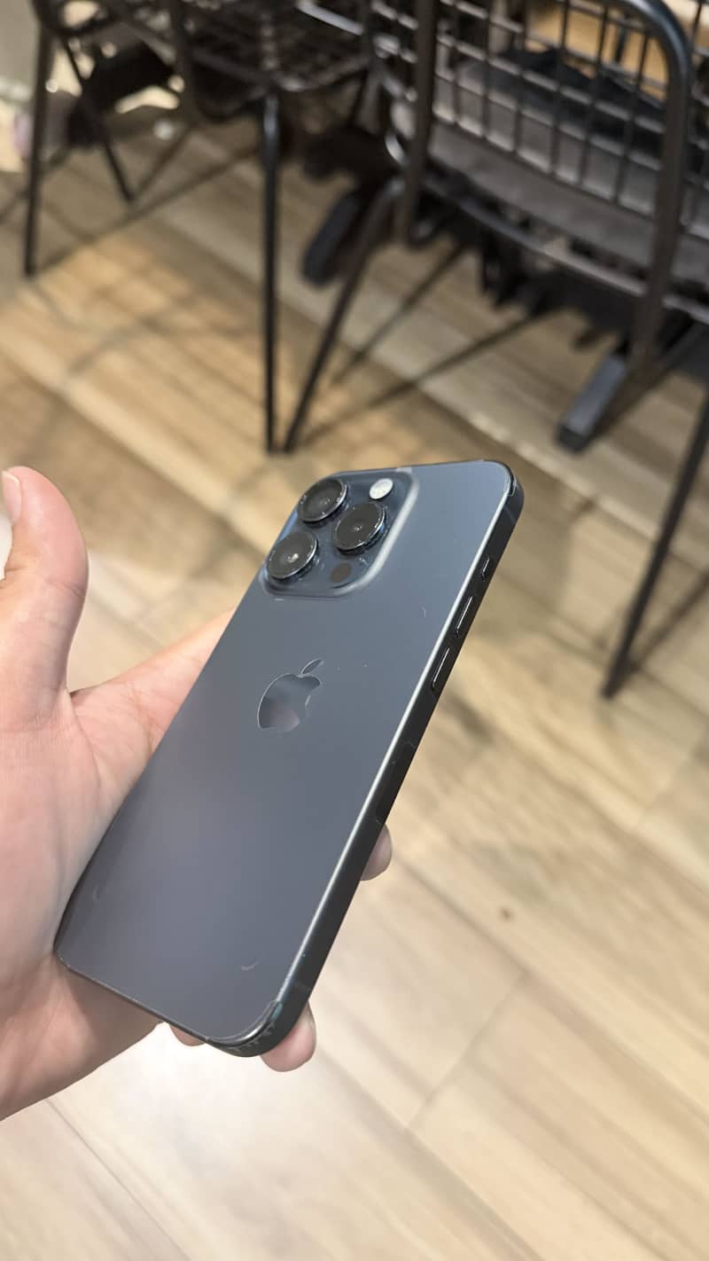 Apple iPhone 15 Pro 3