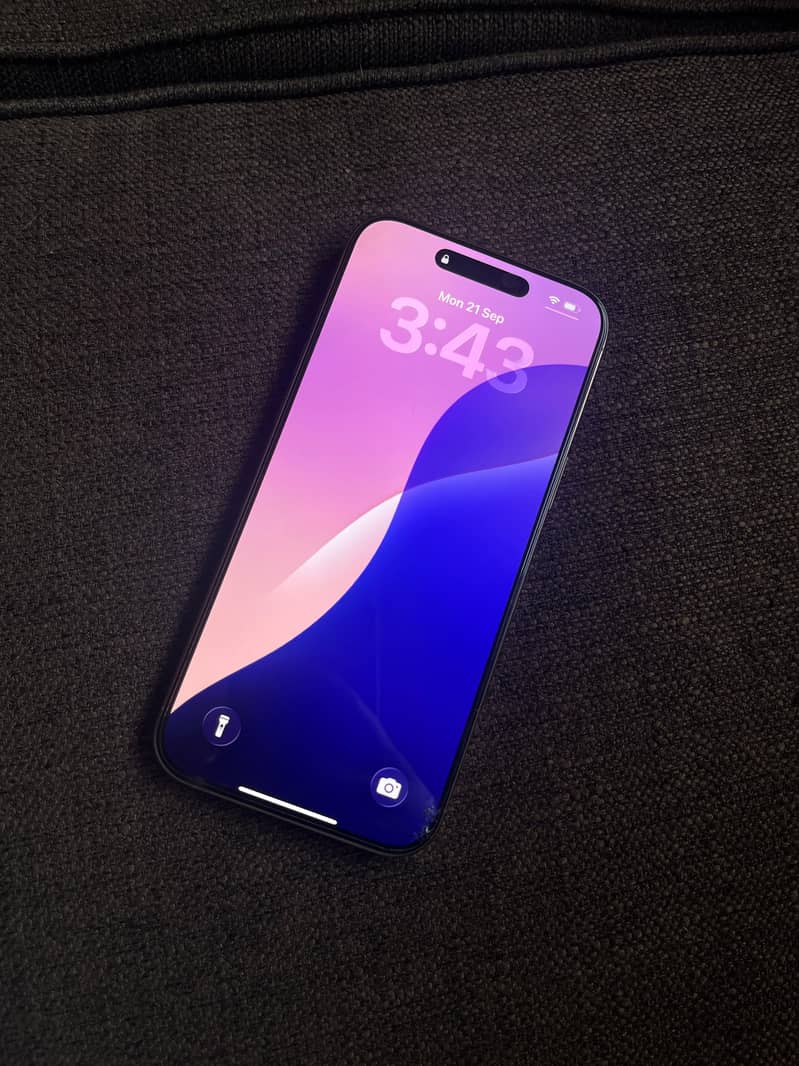 Apple iPhone 16 Pro Max 4