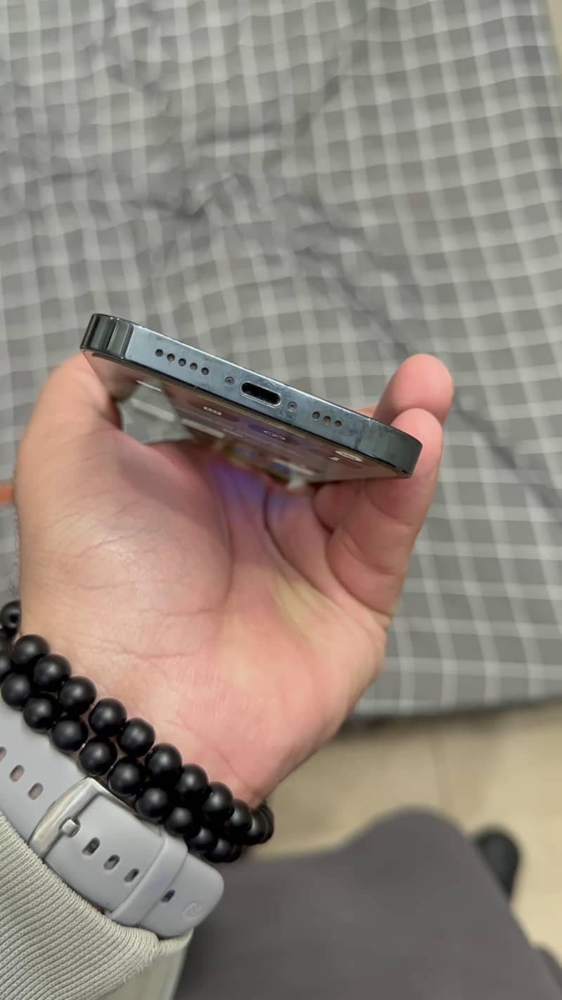 Apple iPhone 12 Pro 1