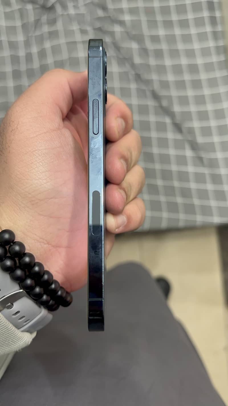 Apple iPhone 12 Pro 2