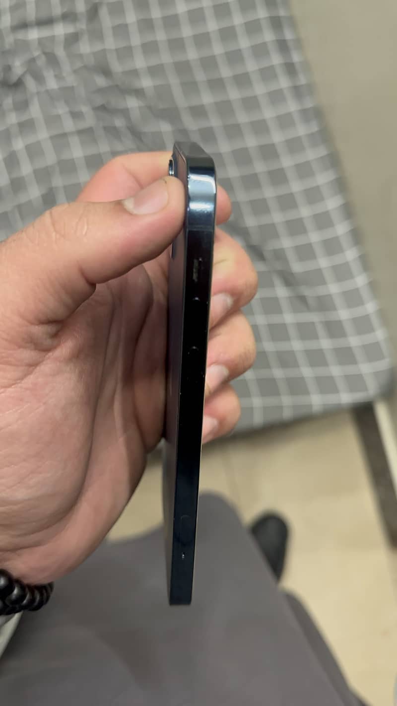 Apple iPhone 12 Pro 4