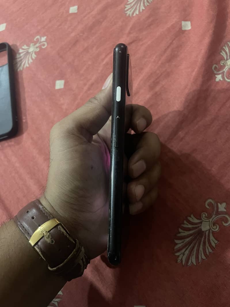 Google Pixel 4 3