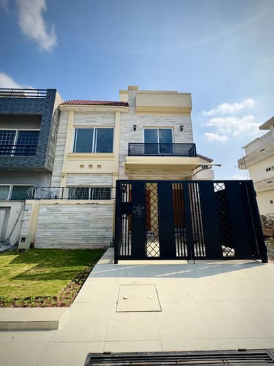 D-12/1 BRAND NEW MODERN DESIGNER HOUSE FOR SALE