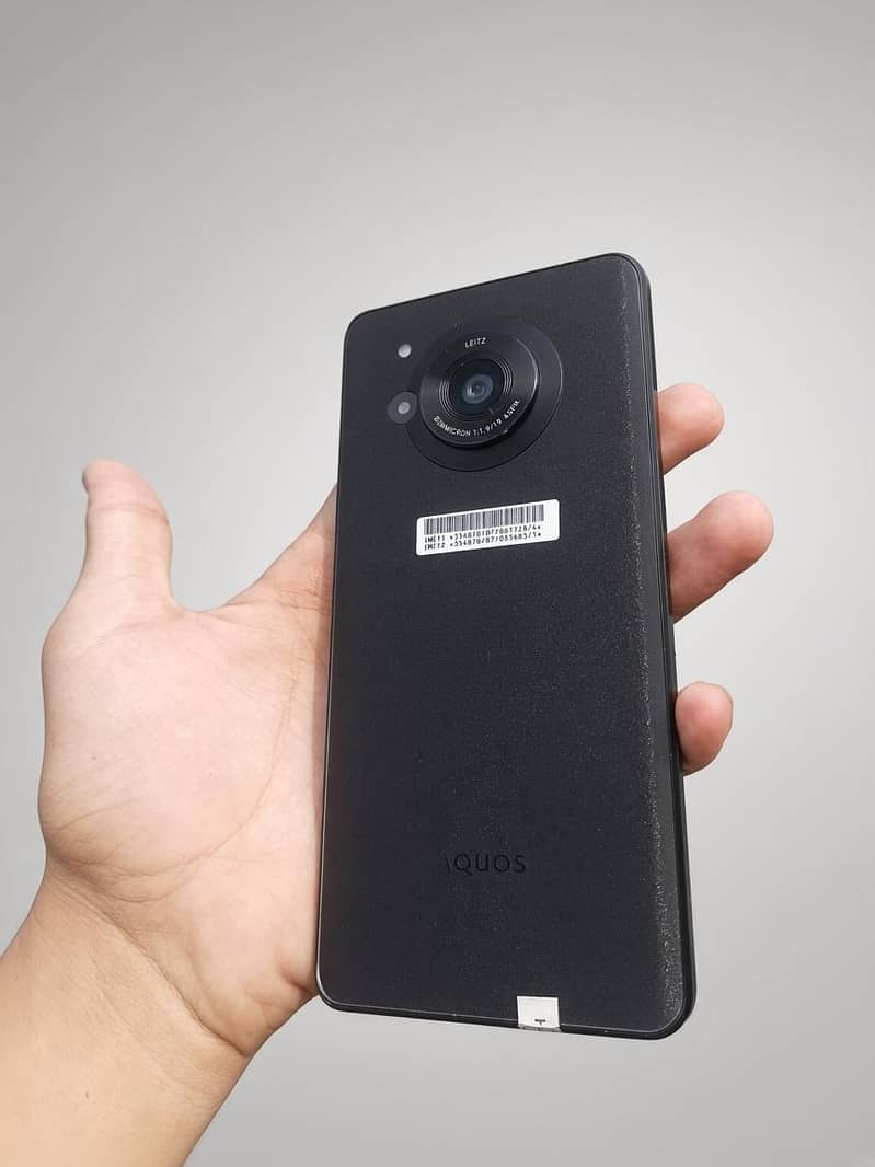 Sharp Aquos R7 Flagship 5G 1