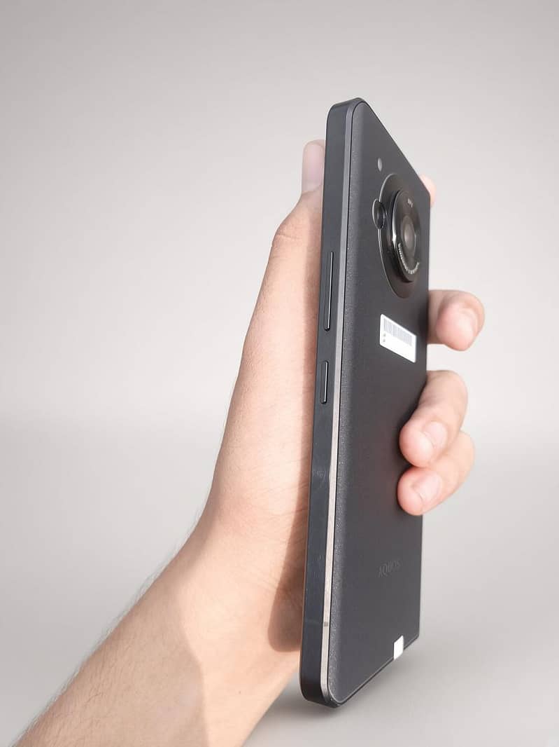 Sharp Aquos R7 Flagship 5G 3