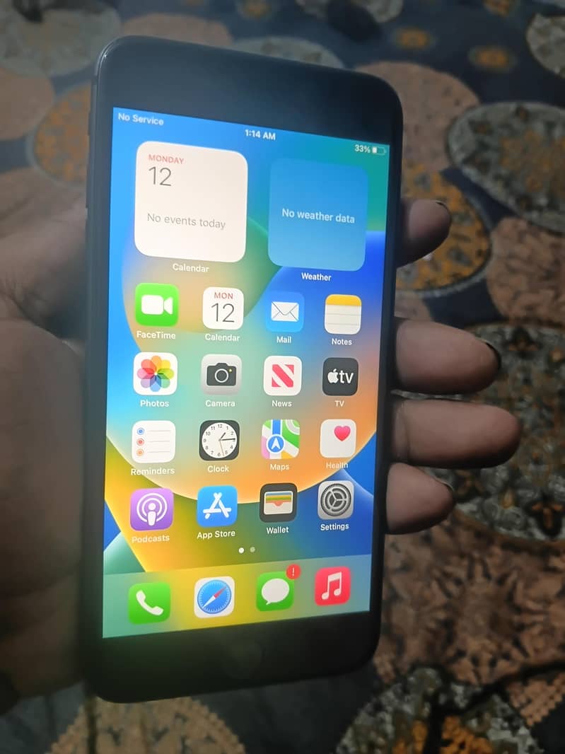 Apple iPhone 8 Plus 0