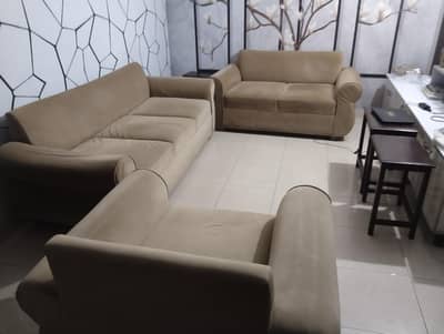 6 seater sofa in good condition