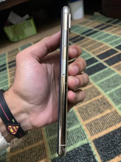 Apple iPhone XS Max PTA approved 10/10 condition white colour