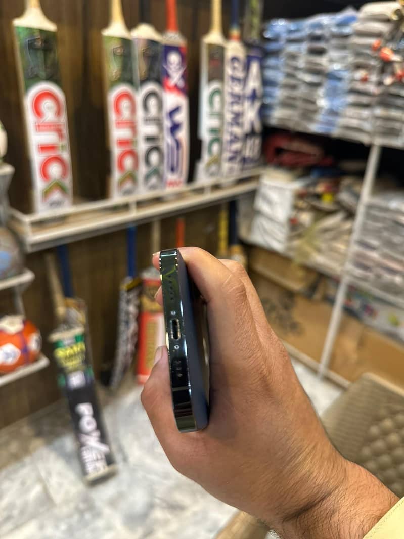 Apple iPhone 12 Pro 5