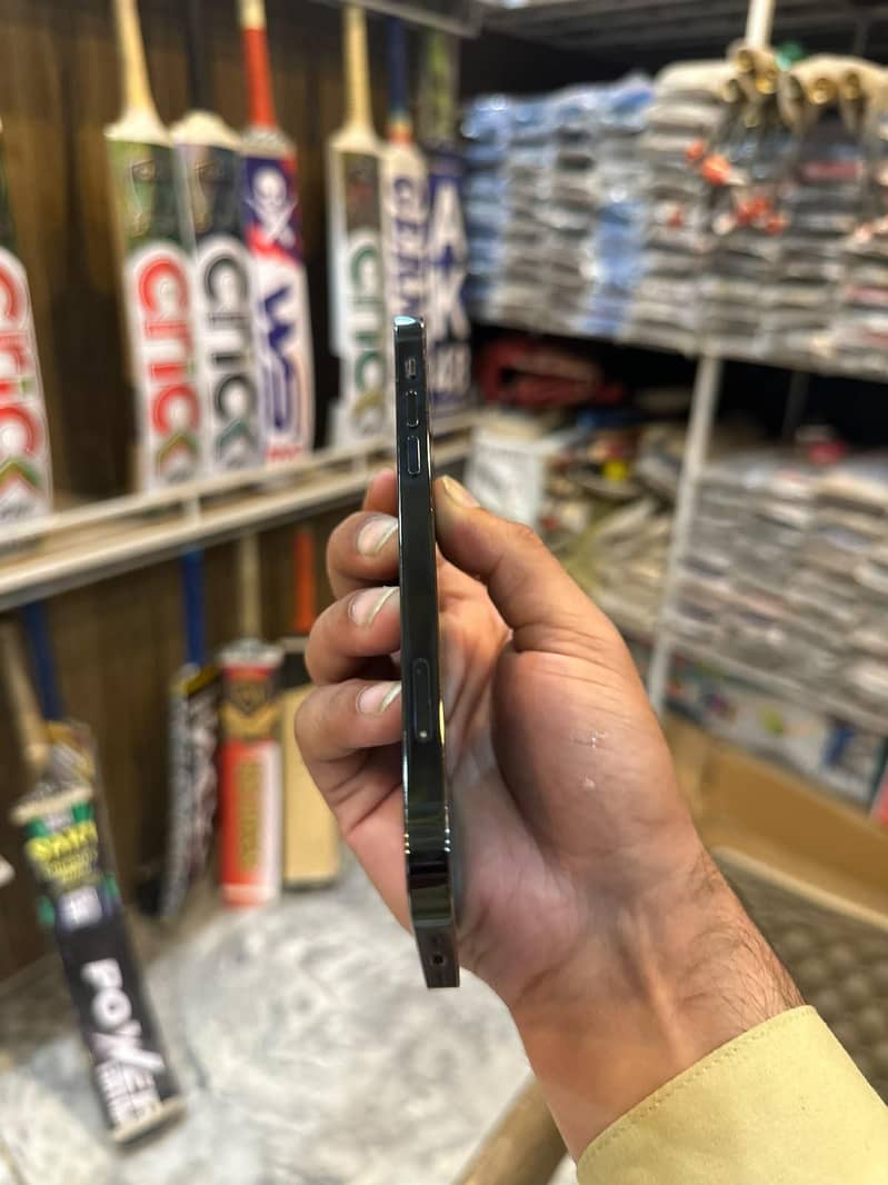 Apple iPhone 12 Pro 6