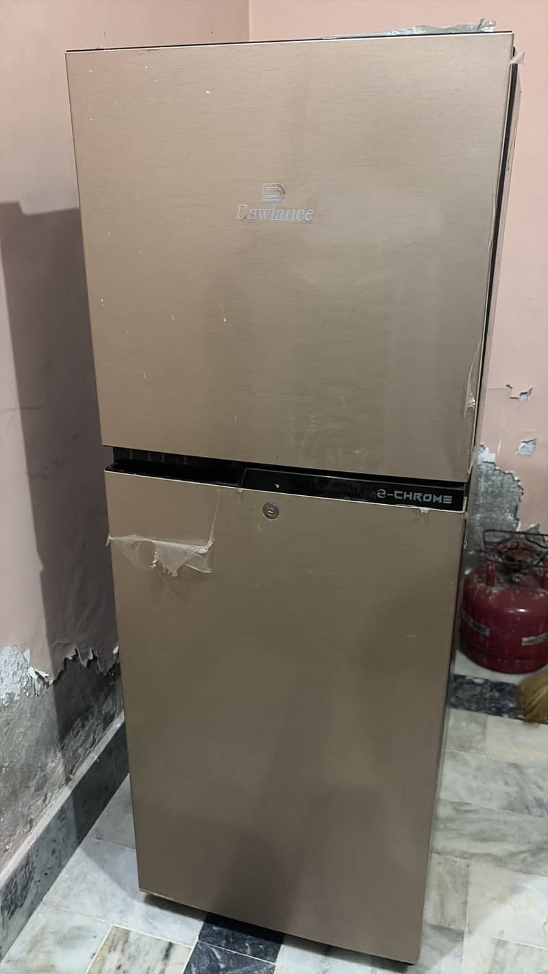 Dawlance Fridge e chrome model 1