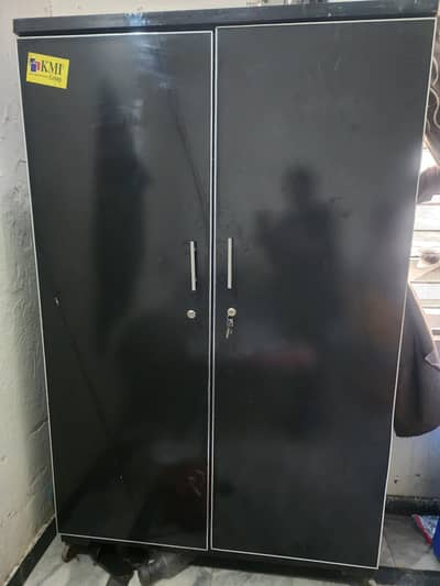 Almari for sell