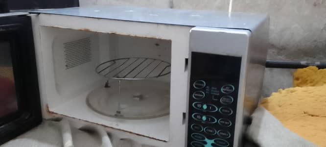 microwave oven
