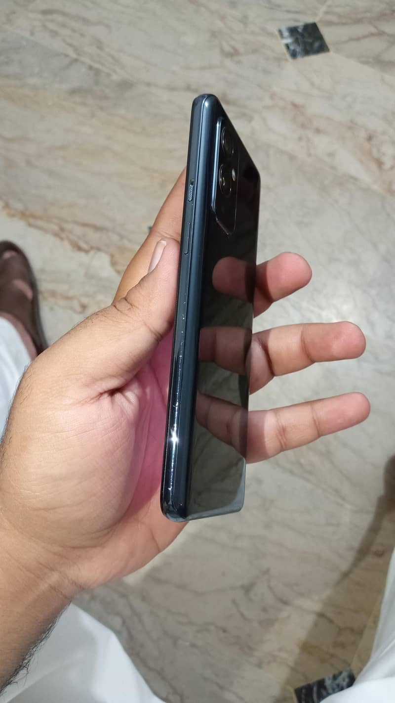 One Plus 9 5g 4