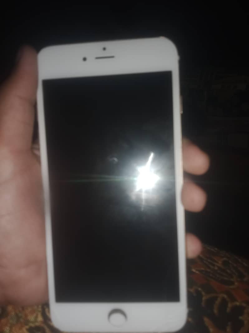 Apple iPhone 6 Plus 0