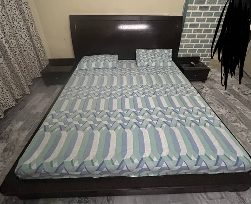 Bed & 2 side tables 1