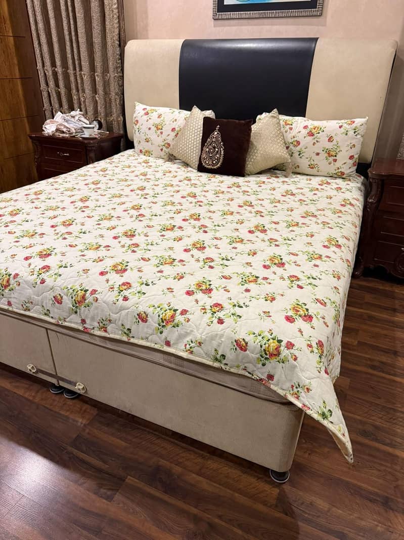 Bed / King size bed 2