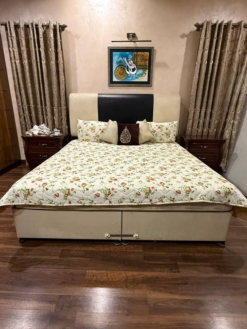 Bed / King size bed 4