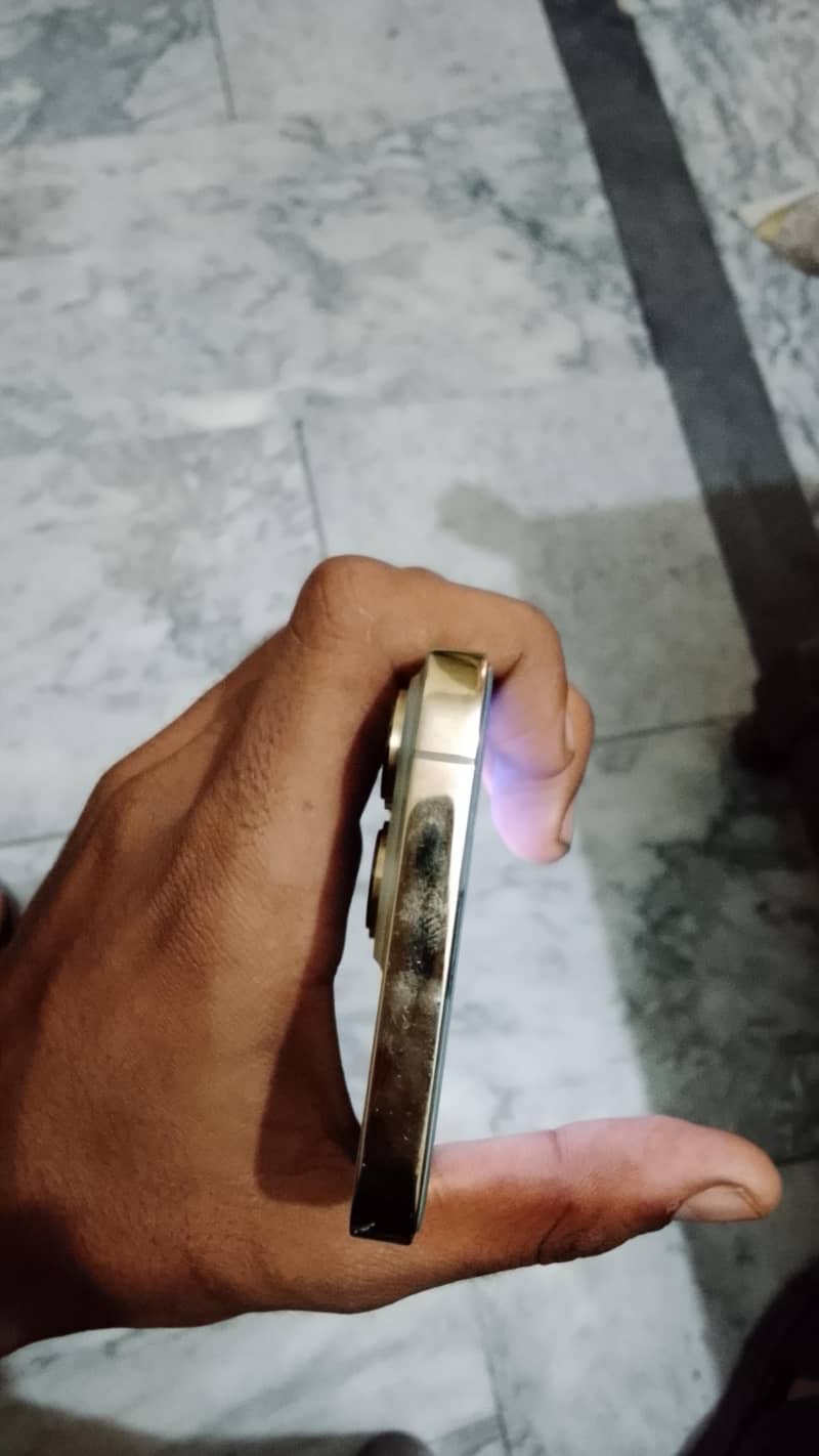 Apple iPhone 13 Pro 3