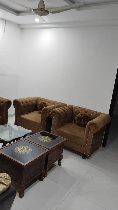 ist floor cornor flat 7