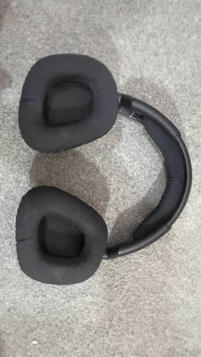 Corsair Void Pro RGB Wireless Gaming Headset with Dolby 7.1 Carbon