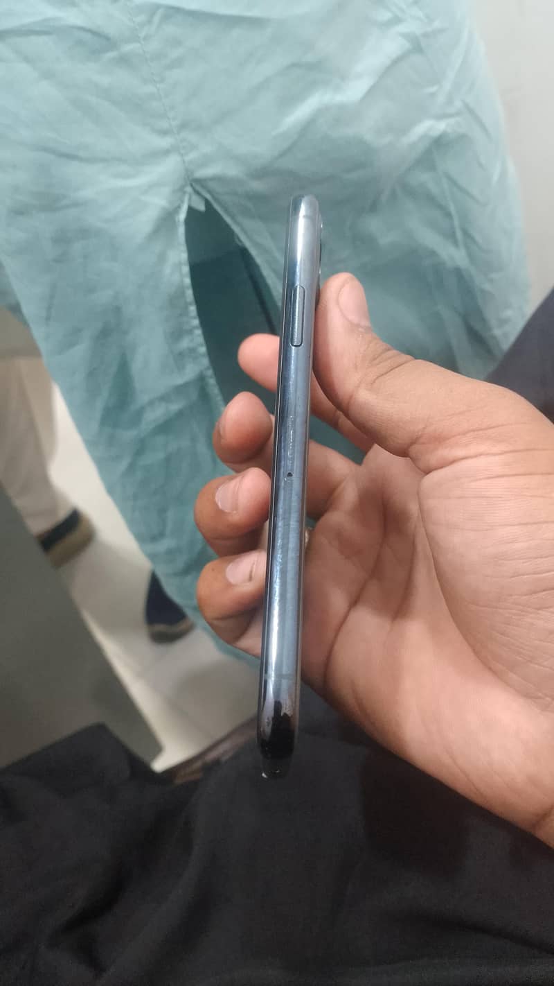 Apple iPhone 11 Pro 3