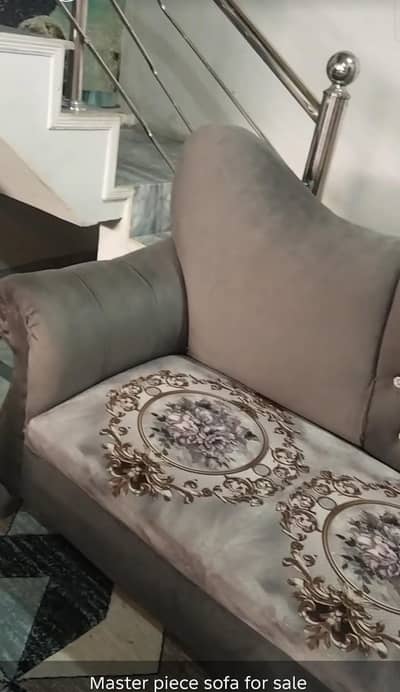 master piece 3-Seater + 1-Seater Sofa Set – Good Condition