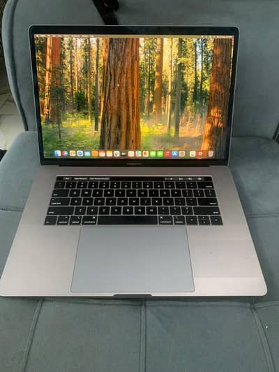 macbook pro 2019 i9 15 inch 32/512 with 4+1.5gb graphic card for sale.