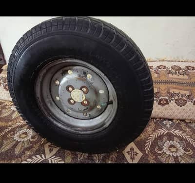 Auto Rickshaw Tyre with Rim – Good Condition