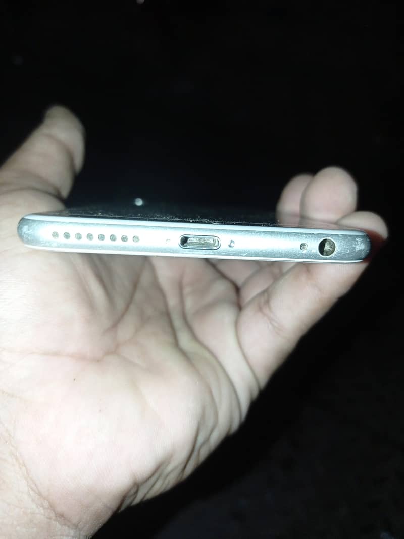 Apple iPhone 6S Plus 2