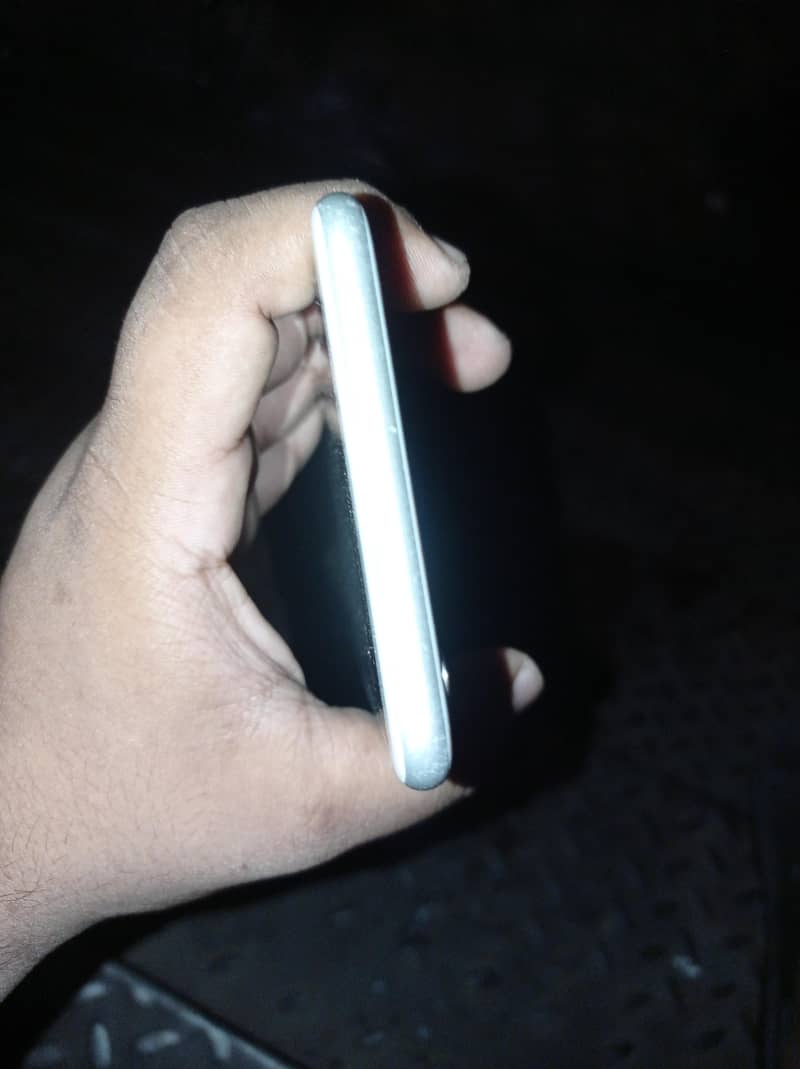 Apple iPhone 6S Plus 3