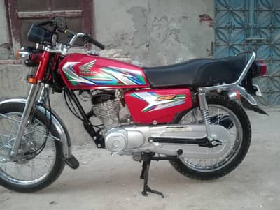 honda 125 2023/24 in lush condition.