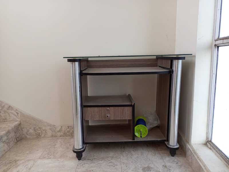 Computer Table 0