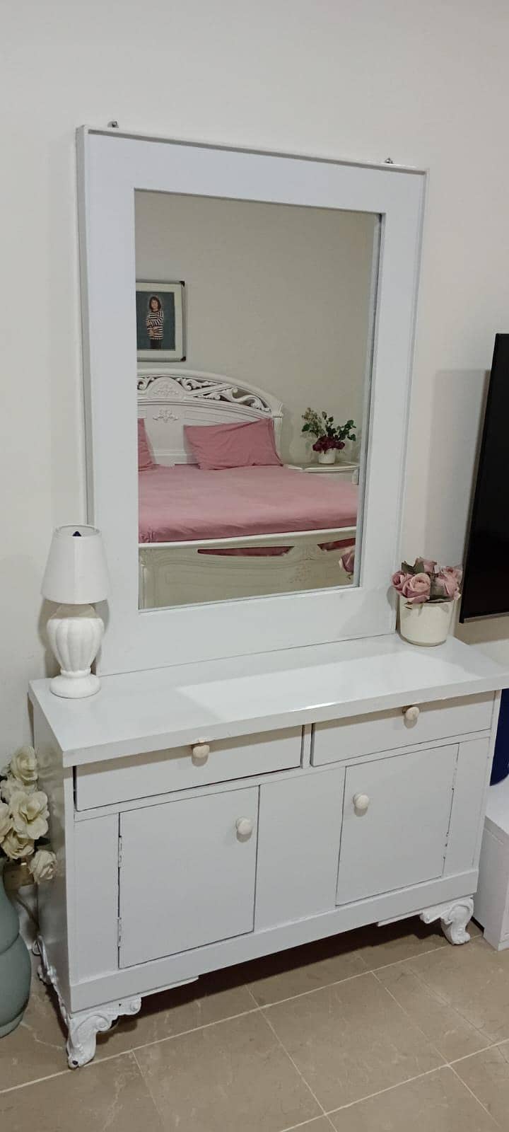 King Size Bed - Dining Table 3