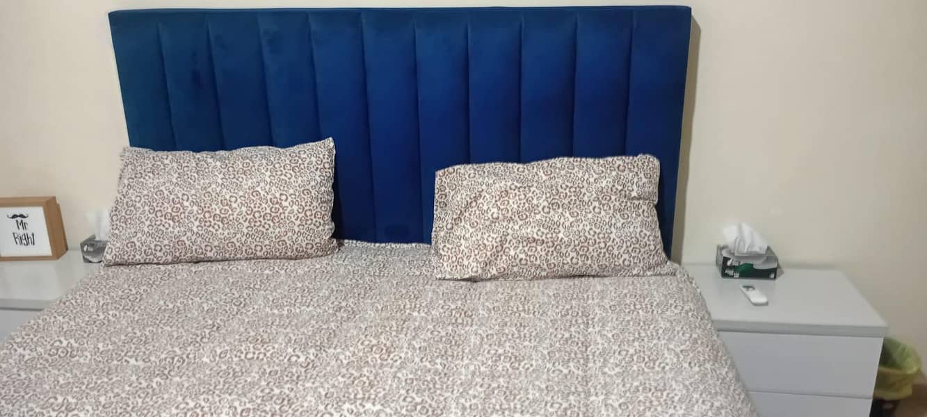 King Size Bed - Dining Table 7